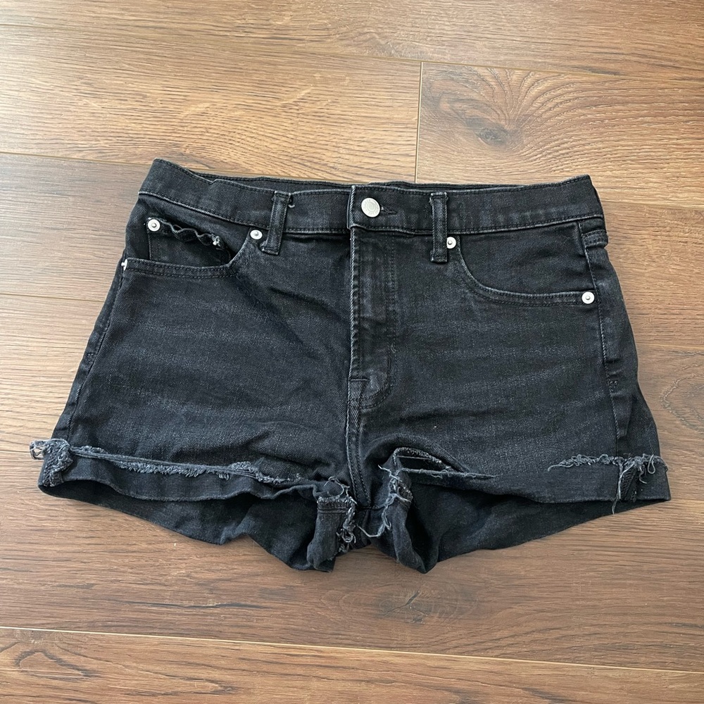 Gap black denim women’s size 29 3 inch short